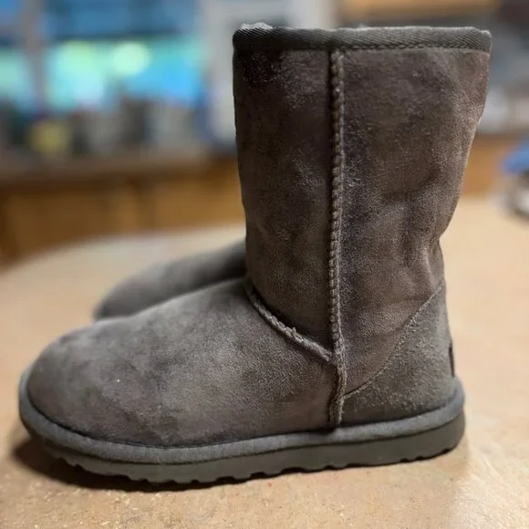 EXCELLENT UGG Classic Short II Suede Boots Gray Twinface Sheepskin Lining 6 - Picture 11 of 13